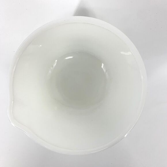 Vintage Glasbake 20 CJ for Sunbeam Milk Glass Mixing Bowl with Pour Spout - Picture 3 of 9